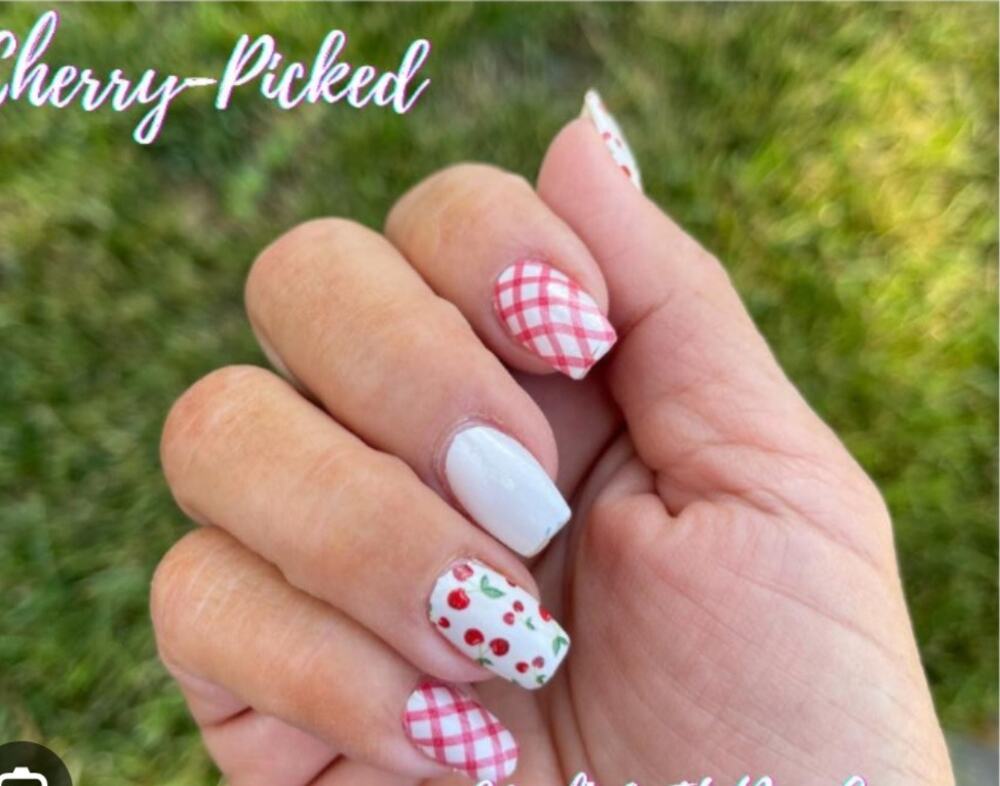 Color Street Nail Strips Cherry Picked